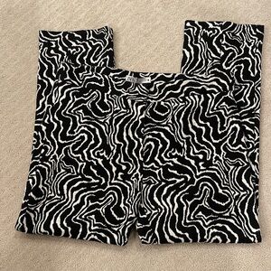 Zara textured trousers in modern zebra 🦓 pattern. Good stretch